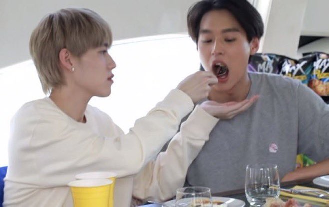 besttuesdaeever's tweet photo. กินเอง Vs https://t.co/Ll9PdVYdbW