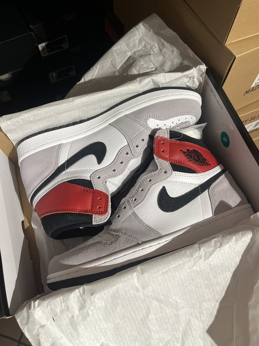 supdott_'s tweet image. How one man managed to get 90% of the sneaker market to invest into this shoe needs to be studied…