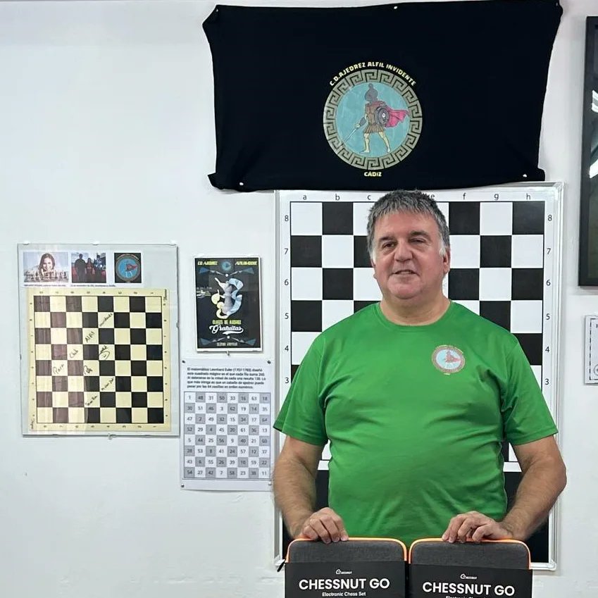 AInvidente's tweet image. Nos complace anunciaros a nuestro patrocinador del club, se llama CHESSNUT. Es una empresa que produce tableros y piezas de ajedrez electrónico de una calidad impresionante. Contacto: contact@chessnutech.com