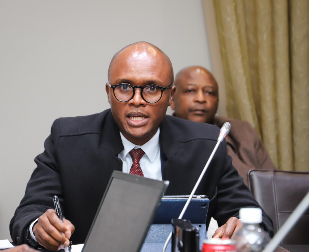 FPB_ZA's tweet photo. The Hon.Minister and Hon.Deputy Minister of Department of Communications & Digital Technologies, and the Director General, are holding their first Minister's Exco with all DCDT SOE's Chairpersons and CEO's today, following the announcement of the 7th Administration. https://t.co/ydpb5moyPG
