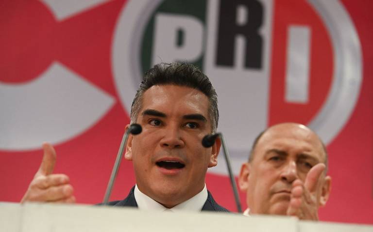 #Columna | La historia del PRI es tan compleja que conviene dividirla en etapas, aunque sin duda alguna, este partido está en su fase culminal, es decir, en vías de extinción.
🖋️ Isaac Palestina (<a href="/IsaacPalestinaD/">Isaac Palestina</a>)
👉 acortar.link/djOQ8c
Foto: El Sol de México