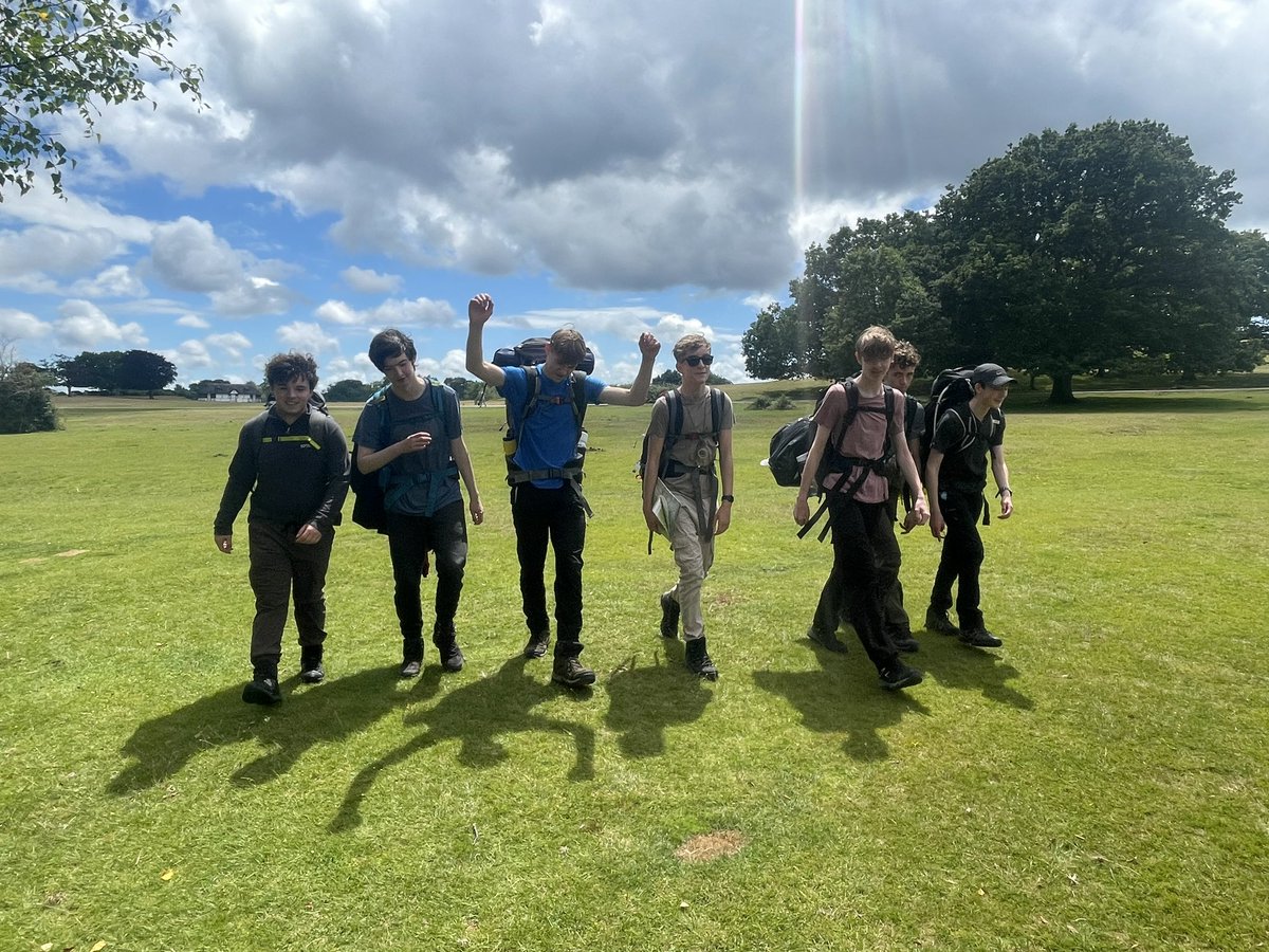 Queenssch_stdnt's tweet photo. Team 3 first at the finish! Well done team! #dofe https://t.co/65EUgqv7U1
