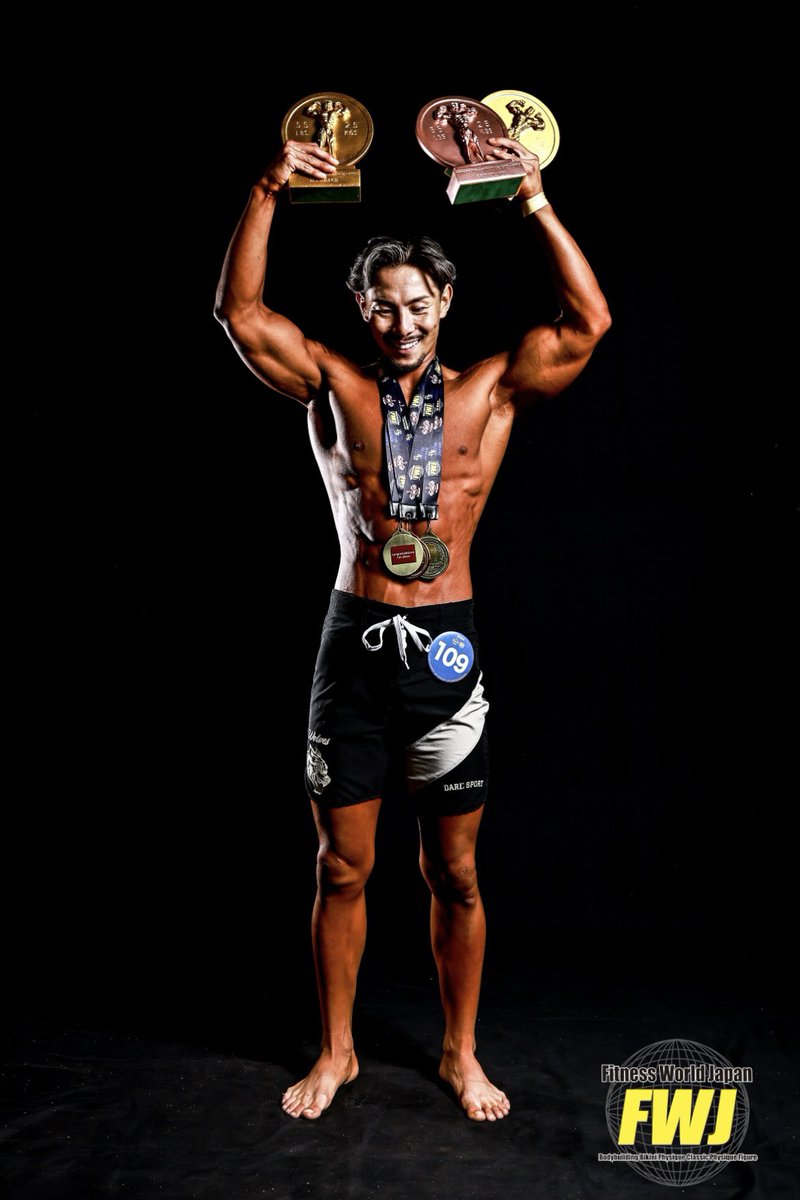 Mar17N's tweet photo. champion🏆🏆

#筋トレ
#FWJ
#フィジーク https://t.co/btcs9csUag