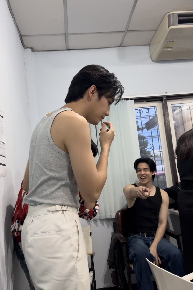น้องมาร์คออกมาลูกกกกพี่เค้าหวง 

ตำรวจก็จะจับหนูทุกวันที่มากองเลยหรอ😔😣
 #JACKANDJOKERQ12
