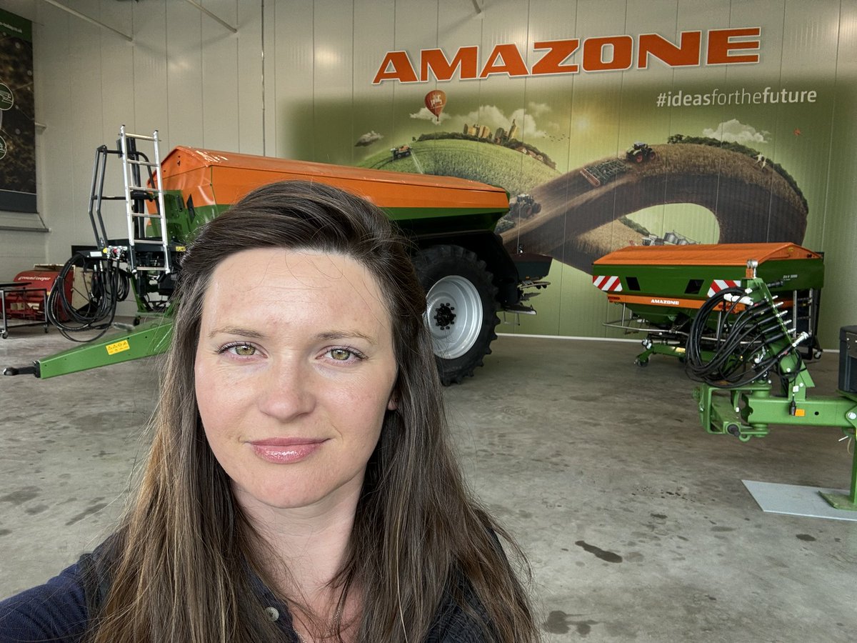 🌾 Visit to Amazone today as a <a href="/Yara_UK/">Yara UK</a> group to learn about the latest spreader technology 🚜👨🏻‍🌾