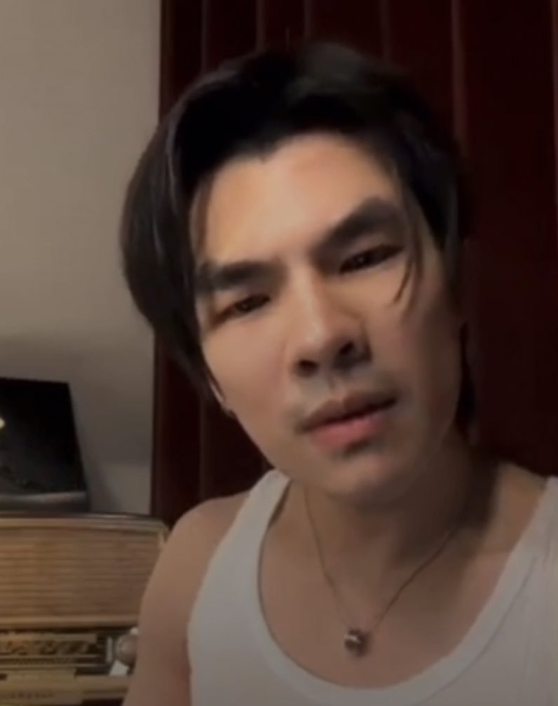 Jomkwanv2's tweet photo. “มึงหรี่ตาใส่กูทำไม”
“เปล่า กูสายตายาว” https://t.co/Osyf4X50mw