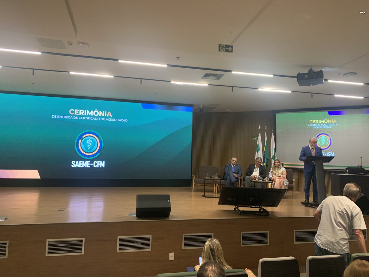 medicina_cfm's tweet photo. Doze faculdades de medicina recebem agora o certificado de acreditação Saeme-CFM. No total, 54 escolas médicas são hoje acreditadas pelo Saeme, que avalia a qualidade de escolas médicas #ensinomédico #SAEME https://t.co/jWlME4v08Z
