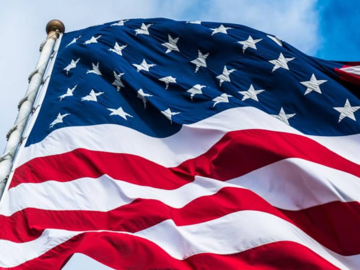 MovistareSports's tweet photo. 🟣 MrBeast quiere ser presidente de EEUU:

Deberá esperar a tener, como mínimo, 35 años (tiene 26): "Haría del pueblo estadounidense mi prioridad".

"Para los problemas que desconozco, pediré a expertos de izquierda y derecha que me asesoren para encontrar el término medio que sea mejor para el país".