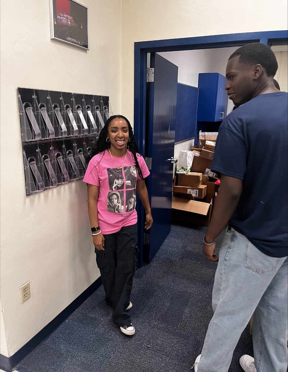 BrowardCTE's tweet photo. 🌟 Our interns receive real-world experiences! 🌟

Welcome Ajani Simpson, interning at Boyd H. Anderson High School, and Olivier Carlo and Trenese Tuff, interns at Stranahan High School. We’re thrilled to have you on board! #CTACEInternships #RealWorldExperience #FutureLeaders https://t.co/INDVXRPHsi