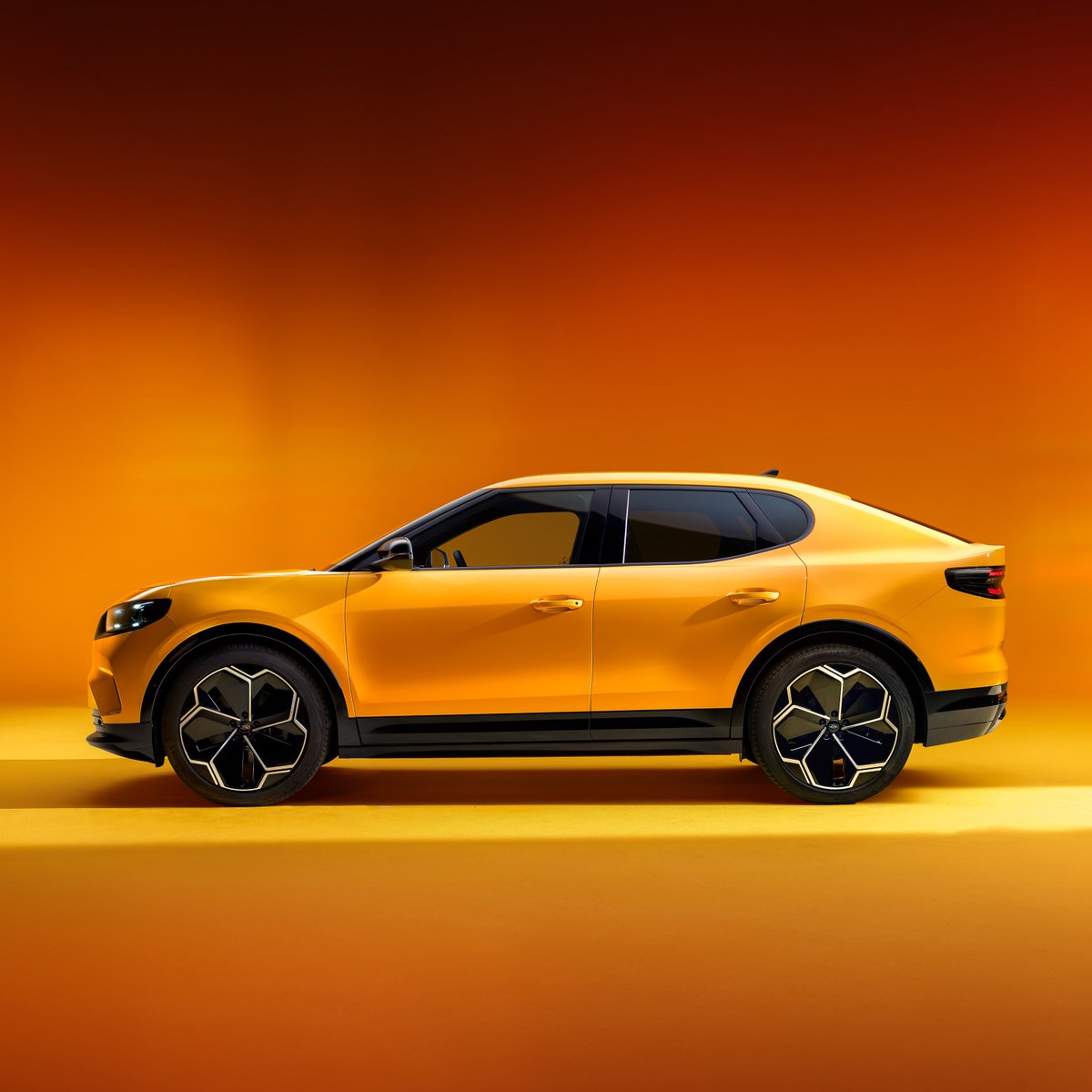 Auto Express tweet media