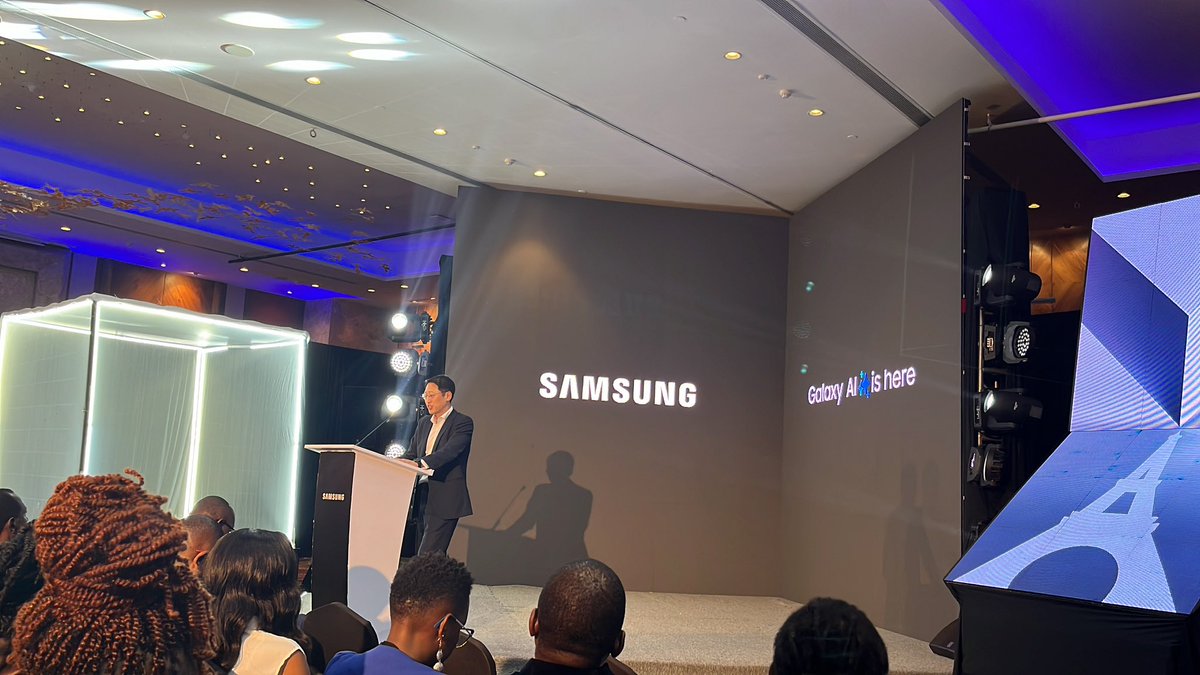 doublesigns's tweet photo. Samsung is building for the next generation as it defines the future of technology #GalaxyUnpacked #GalaxyAI https://t.co/7ZKxMZiyc8