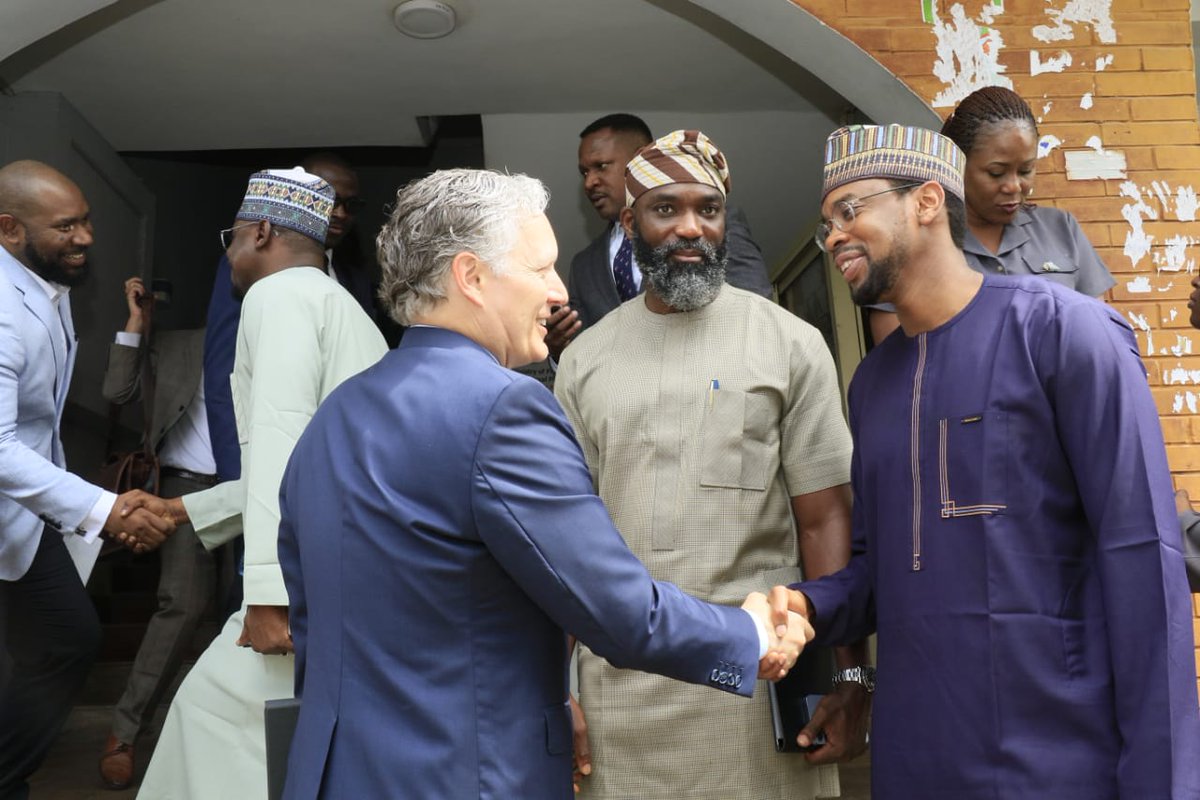 TheREANigeria's tweet photo. #PartnersinPower:
REA Executive Management with the team from @USAIDNigeria @PowerAfricaUS Nigeria Power Sector Program (NPSP). https://t.co/Hld9Xcmk7T