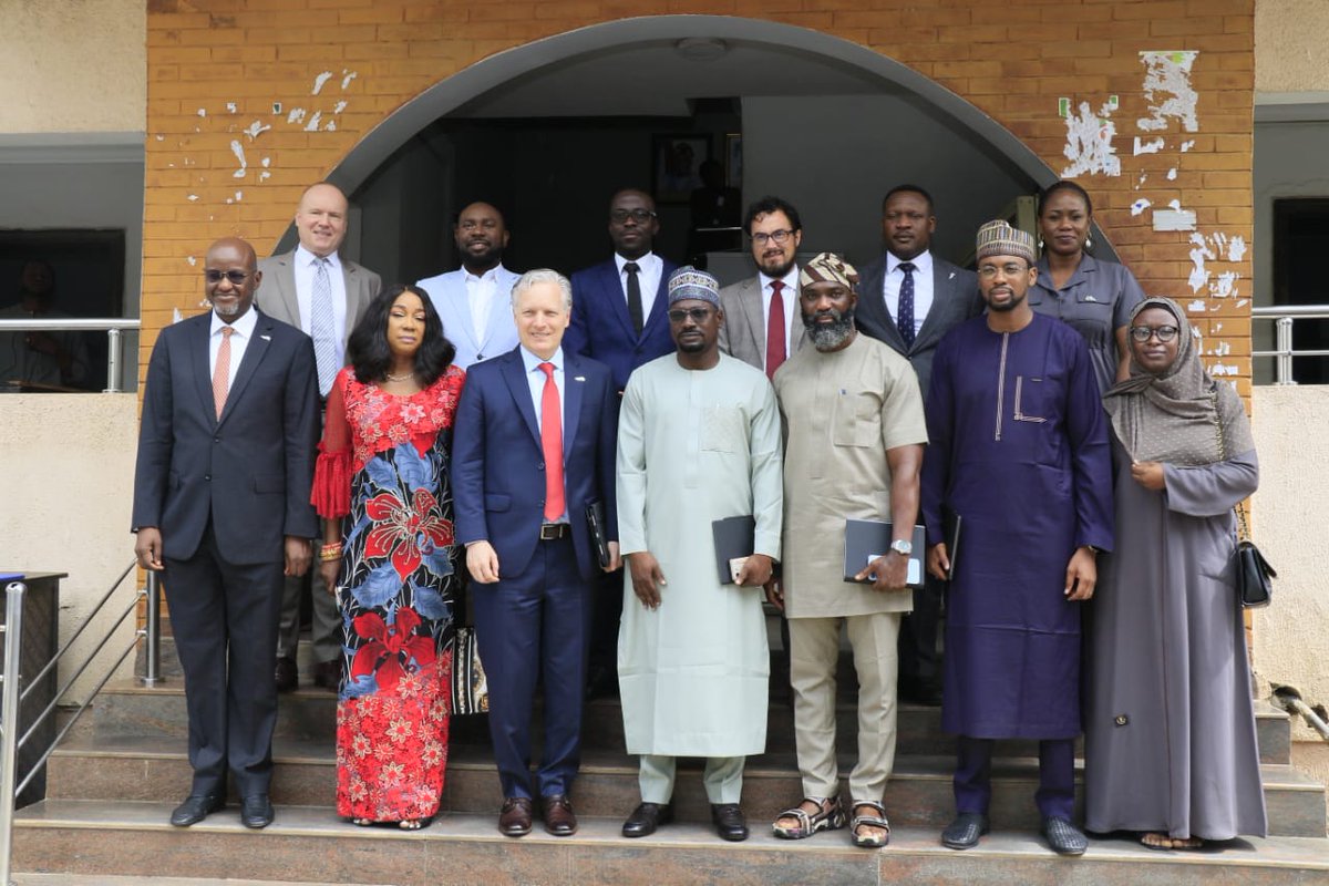 TheREANigeria's tweet photo. #PartnersinPower:
REA Executive Management with the team from @USAIDNigeria @PowerAfricaUS Nigeria Power Sector Program (NPSP). https://t.co/Hld9Xcmk7T