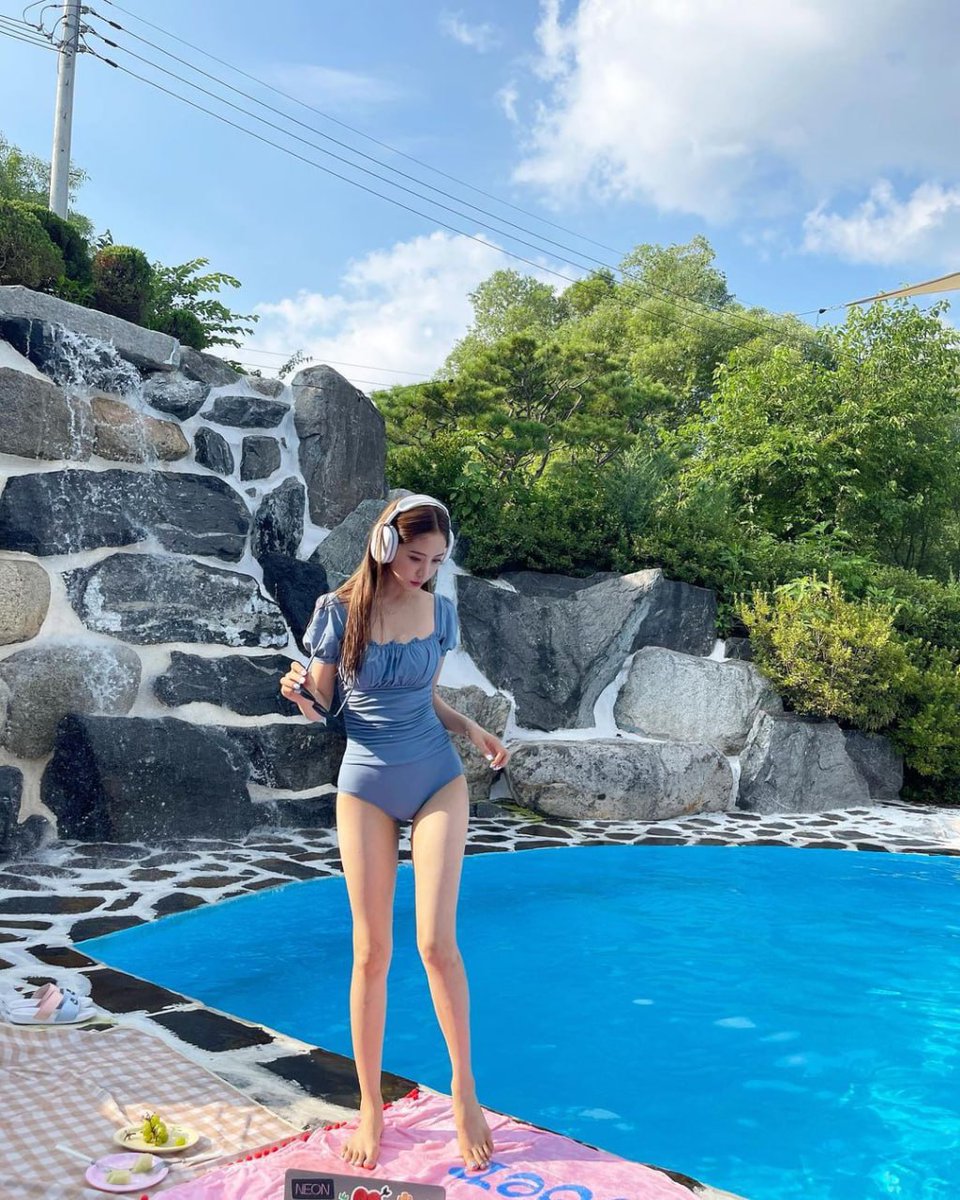 corkage abominator
Summer is all about playing in the water like crazy