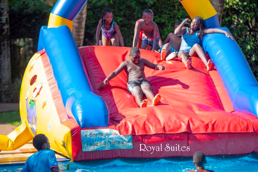 Throw the most amazing #kids' #party at Royal Suites! 🎉 Our #experienced team and #kidsmenu will make it a magical day your little ones will never forget. Delicious treats, fun activities, and a stunning venue? 🤩 #RoyalSuitesParty #ChildrensPartyPerfection.