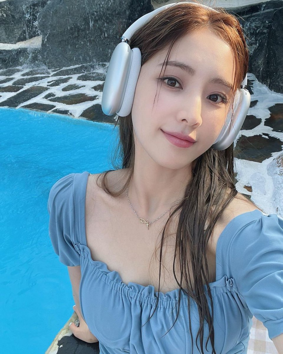 hetaerae silicon
Summer is all about playing in the water like crazy