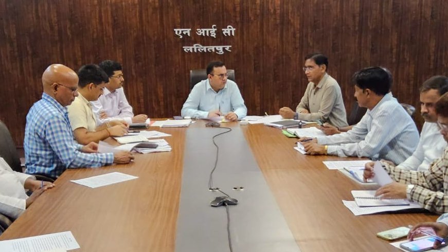 deo_lalitpur's tweet image. @DMLalitpur @akshay1_ias ने सम्बंधित विभागों के साथ बैठक कर वर्ष 2024 में वृक्षारोपण हेतु स्थलों का चयन, पौधों के उठान एवं वृक्षारोपण के उपरान्त पौधों की सुरक्षा हेतु आवश्यक उपाय करने के निर्देश दिये
@UPGovt @InfoDeptUP #SaveTreeSaveLife