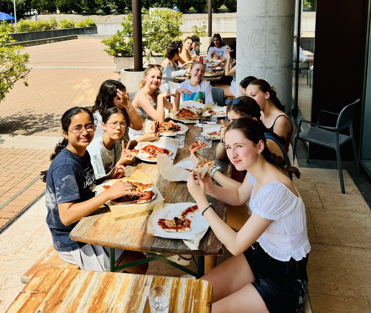 Pizza eating 🍕🇮🇹