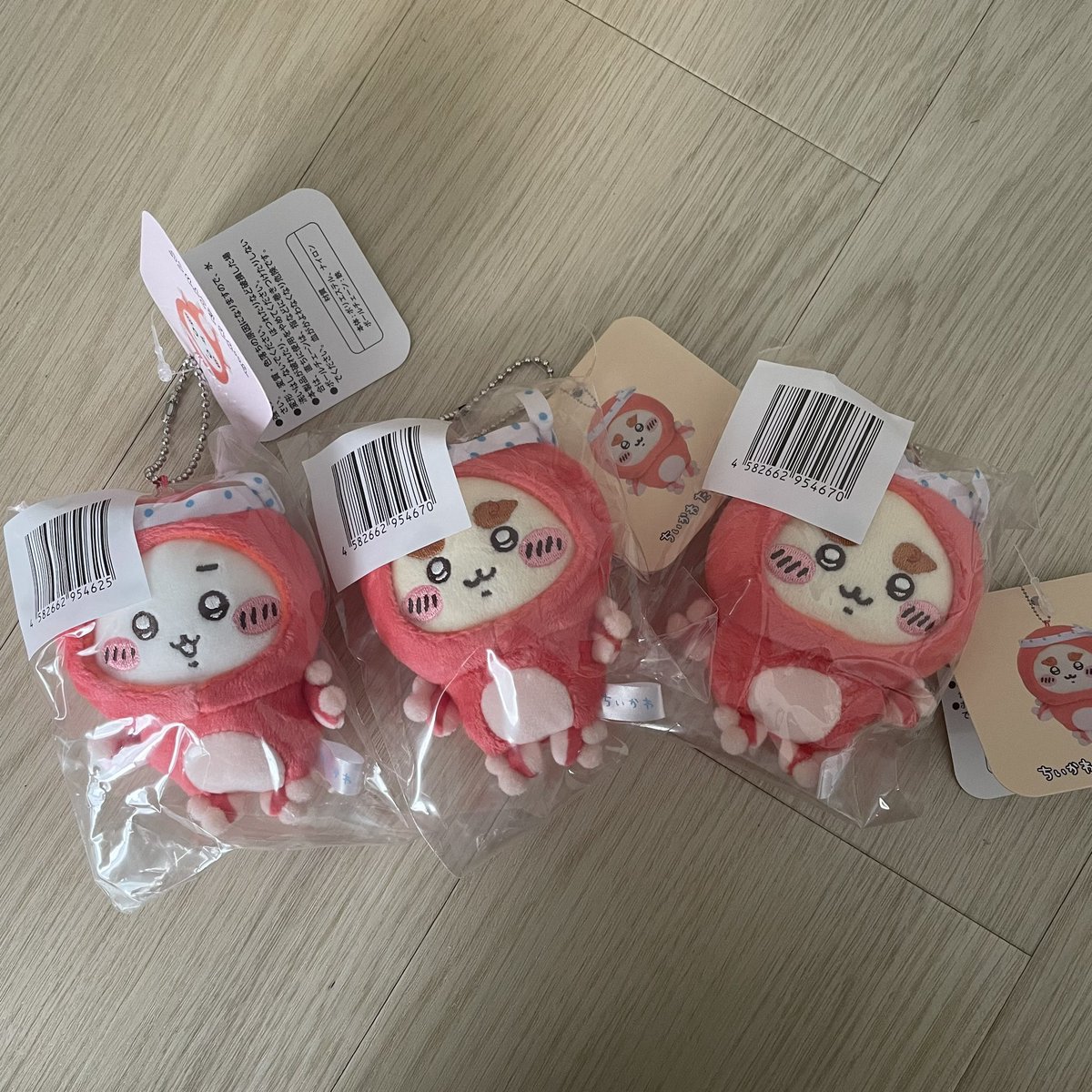 mumu8477's tweet photo. ちいかわ　たこいか　くじ　交換

譲　ちいかわ　シーサー

求　ハチワレ　または定価+送料

郵送での交換希望しております。お気軽にお声掛けください。 https://t.co/bteBem0i9J