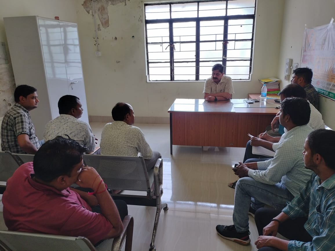 drlrpathak's tweet photo. #DWR #DistrictWeeklyReview meeting, under #RI #RoutineImmunisation, on 10.07.2024, at DRCHO office #Chatra, #Jharkhand. https://t.co/XFyoLJUGUL