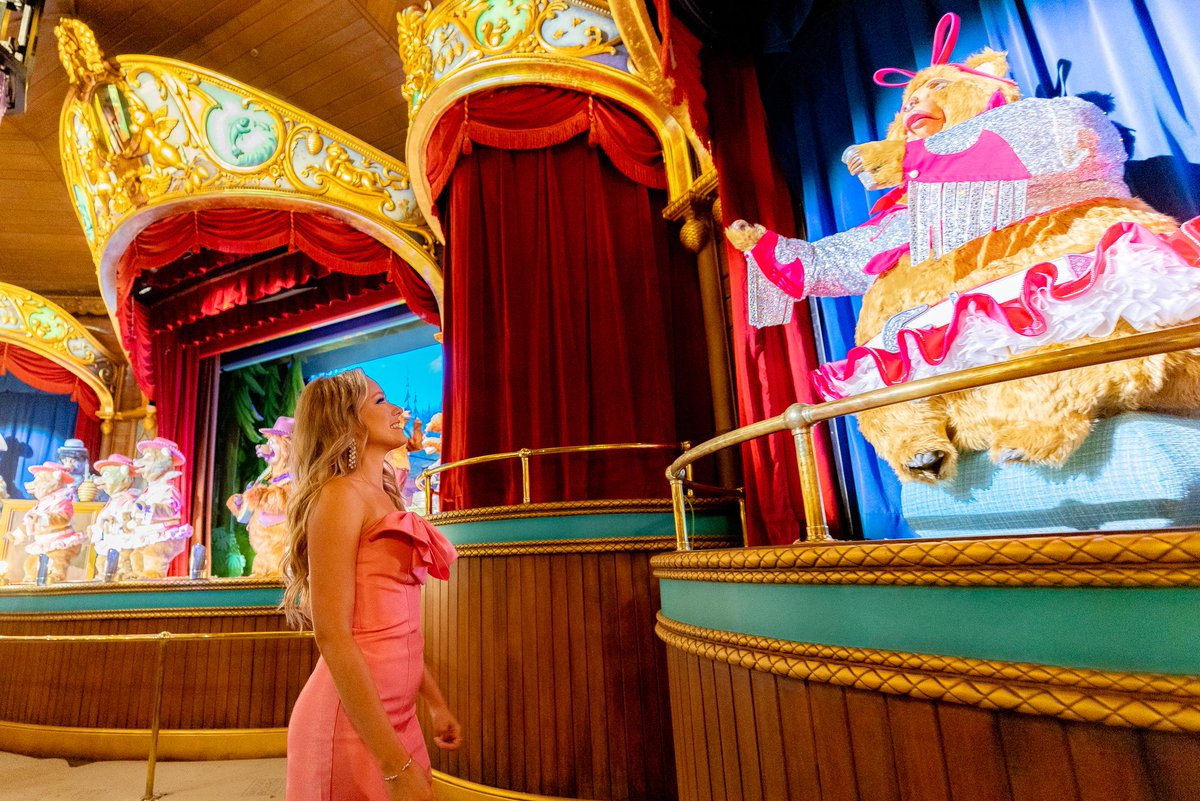 DisneyParks's tweet photo. From Tennessee to Disney, Emily Ann Roberts is sharing how she became a Country Bear: https://t.co/f2ff5IcK1P 🐻🎶 https://t.co/K8uPbYHDXa
