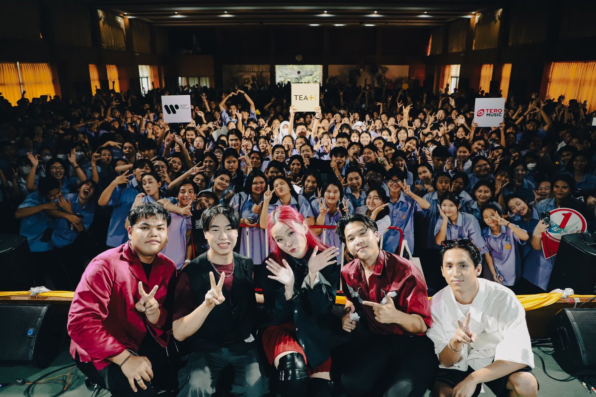 teromusicth's tweet photo. บอกเลยว่าใจฟู ❤️
🙏🏻ขอบคุณน้องๆ นักเรียนโรงเรียนบางบัวทองและคุณครูทุกท่านที่จัดเต็มความสนุกให้กับพวกเรา

#TeroMusicXWarnerMusicThailand
#TeaPlus #ทีพลัส
#TeroMusic #WarnerMusicThailand #คอนเสิร์ตศาสตร์
#WayferRecords https://t.co/OajSWPBIyw