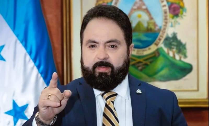 PrimiciasH's tweet photo. #Politia Terminó el asueto y el Redondo sigue postergando las sesiones en el Legislativo, anteriormente aplazadas por Beryl, ¿y ahora? Por ahí le mandaron a decir que está esperando que termine la #CopaAmerica2024 o la #Eurocopa2024 https://t.co/PtLRcAqRAz