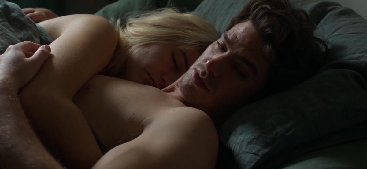 westenthu's tweet photo. wst EVERYBODY STOP!! FLORENCE PUGH &amp; ANDREW GARFIELD JADI PASANGAN SUAMI ISTRI YANG PUNYA ANAK 1

Mereka jadi keluarga kecil yg bahagia, t-tapi fokus masalahnya....
https://t.co/IECv6Uingz