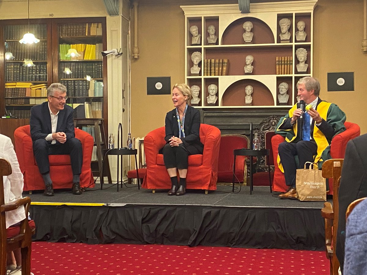 EuChemS_Congres's tweet photo. We are honoured that Prof. Frances Arnold could join us at the RIA reception last night in Dublin during ECC9! We are delighted to hear that she will be awarded the 2025 Priestly Medal by the American Chemical Society, congratulations Prof. Arnold! https://t.co/1sBQOzuU9A