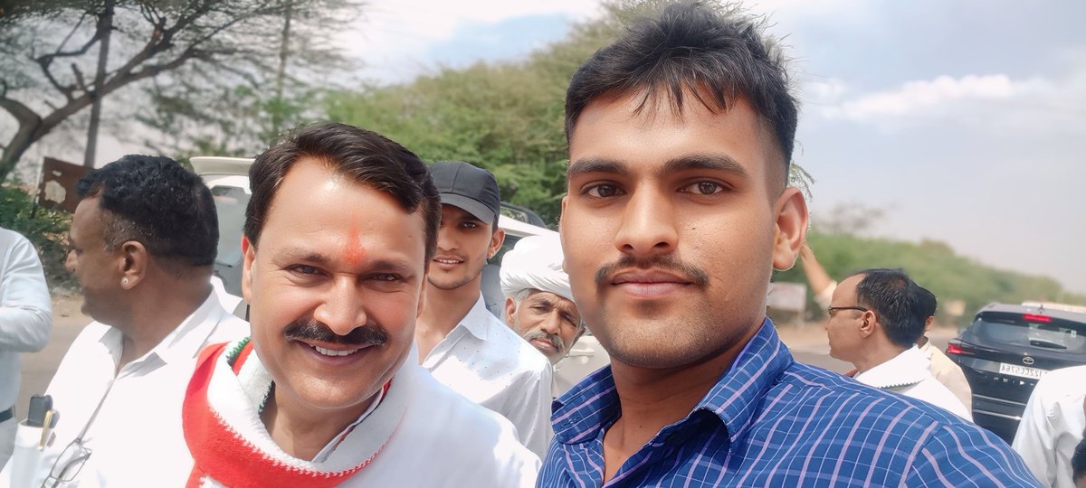 Bhati60977858's tweet photo. कांग्रेस के वरिष्ठ नेता एवं उत्तुंग व्यक्तित्व के धनी @ks_uchiyarda जी को जन्मदिन की हार्दिक बधाई और शुभकामनाएं https://t.co/panywg0csr