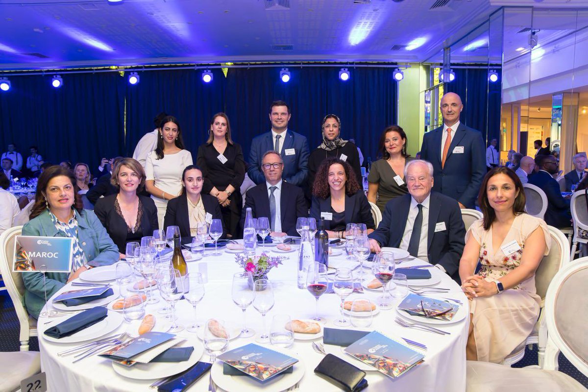 samiasoultani's tweet photo. Ravie d’avoir retrouvé Claudia Gaudiau-Francisco et Jean-Charles Damblin ainsi que toute l’équipe #CFCIM à l’occasion de la soirée de remise des Trophées CCI France International qui a mis à l’honneur les entreprises françaises qui réussissent à l’international dont notre pépite régionale @ngoshoes, représentée par son co-fondateur Kévin Gougeon, récompensée pour son innovation à l’export et sa démarche de fabrication de baskets équitables.
Merci Christian CAMBON, Président du groupe d’amitié France-Maroc au Sénat, pour les échanges passionnants sur les opportunités, pour les entreprises de la région @paysdelaloire, à saisir avec nos partenaires marocains aussi bien sur le volet export qu’invest.
#export #invest #entreprise #teamfranceexport 
@ccipdl 
@CFCIM1 
@ccifrance 
@AmbaFranceMaroc