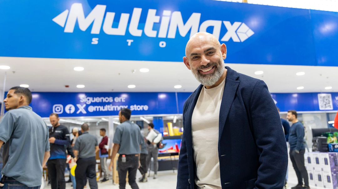 DaggaNasar's tweet image. Caracas, nunca dejas de sorprenderme ✨

Gracias a los Caraqueños por su cariño y por acompañarnos una vez más en la apertura de nuestra nueva tienda @multimax_store en Plaza Venezuela 🙌

Seguimos creyendo en nuestro país y su gente 🇻🇪

#NasarDagga #MultiMaxStore #Venezuela