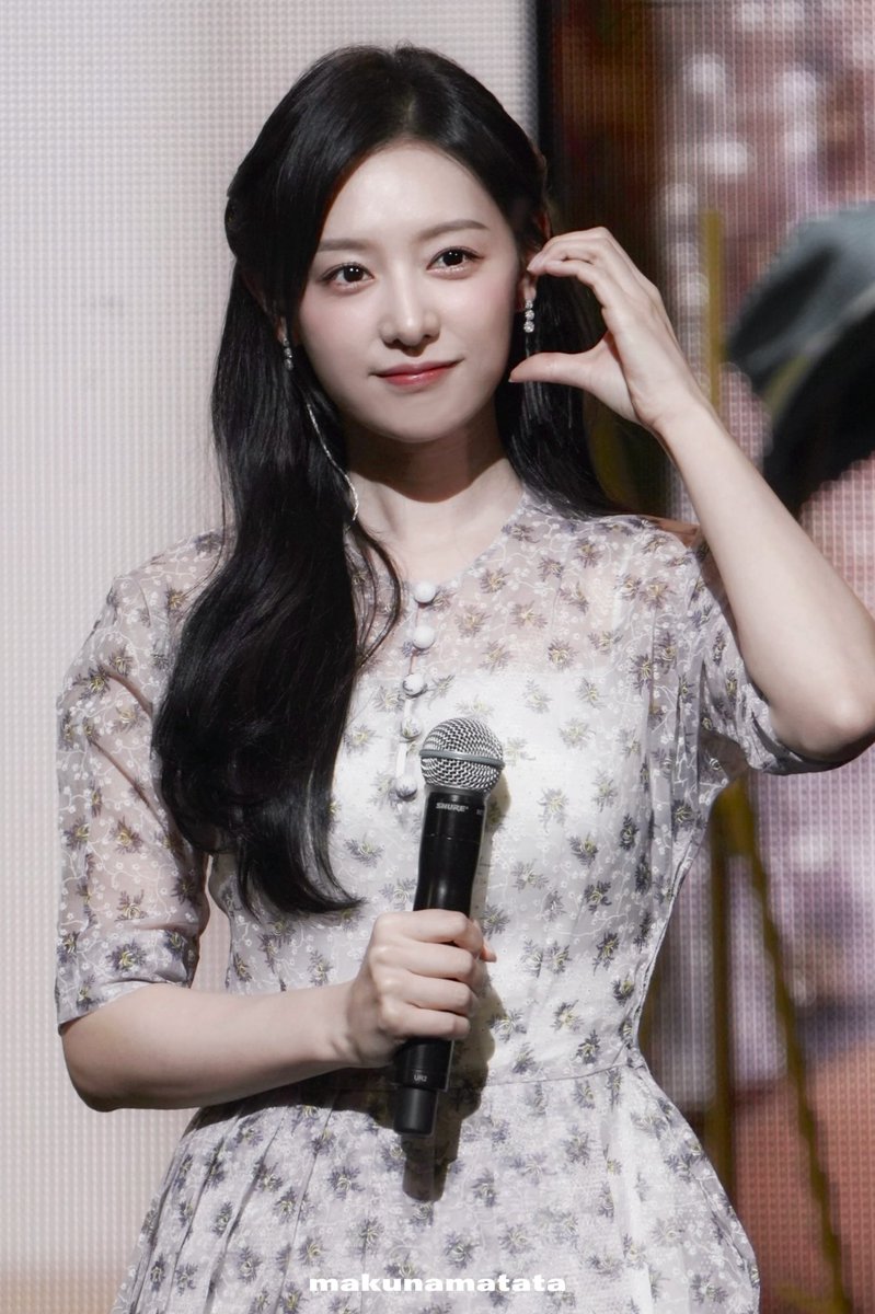 240710 BE MY ONE

🫶

#KimJiwon 
#김지원 
#キムジウォン
#BeMyOneinTokyo