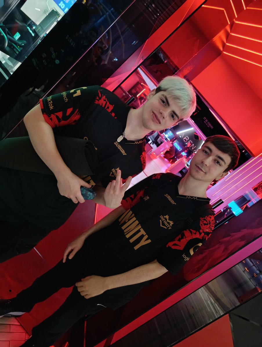 INFLaUltra's tweet image. Días, por qué buenos estos muchachotes @InFinitye_sport 🥵 ♾️❤️🖤

Listos para el Día dos de la @LLA?

#EIP #ComunidadesLLA #LLA