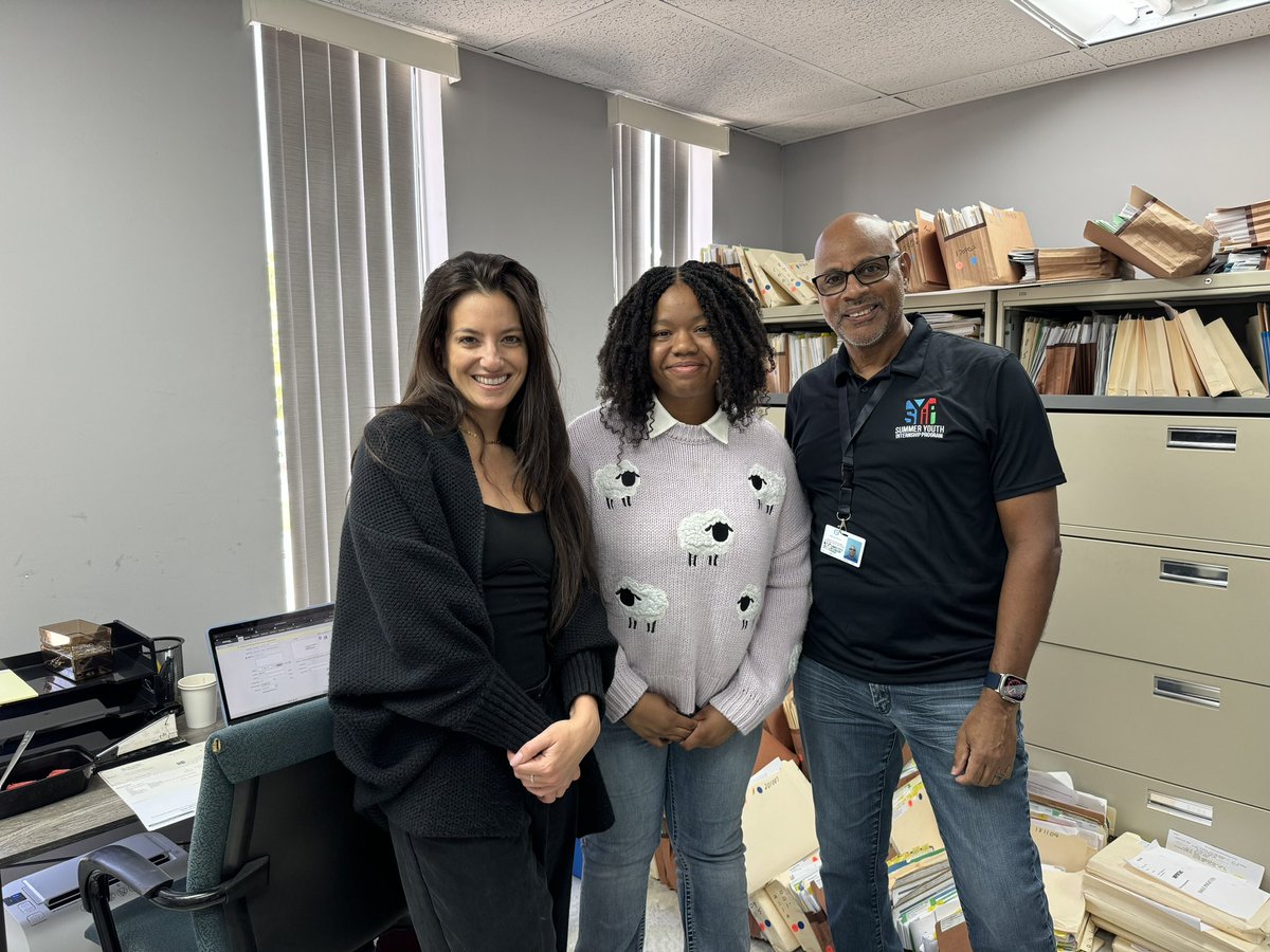 Internships in Action! A huge thank you the Dade County employers for giving our students this fantastic opportunity to gain real-world experience! <a href="/CTEMiami/">M-DCPS Career & Technical Education</a> <a href="/drldiaz/">Lupe Diaz</a> <a href="/NAFMiami/">Miami NAF</a> <a href="/NAFCareerAcads/">NAF</a>