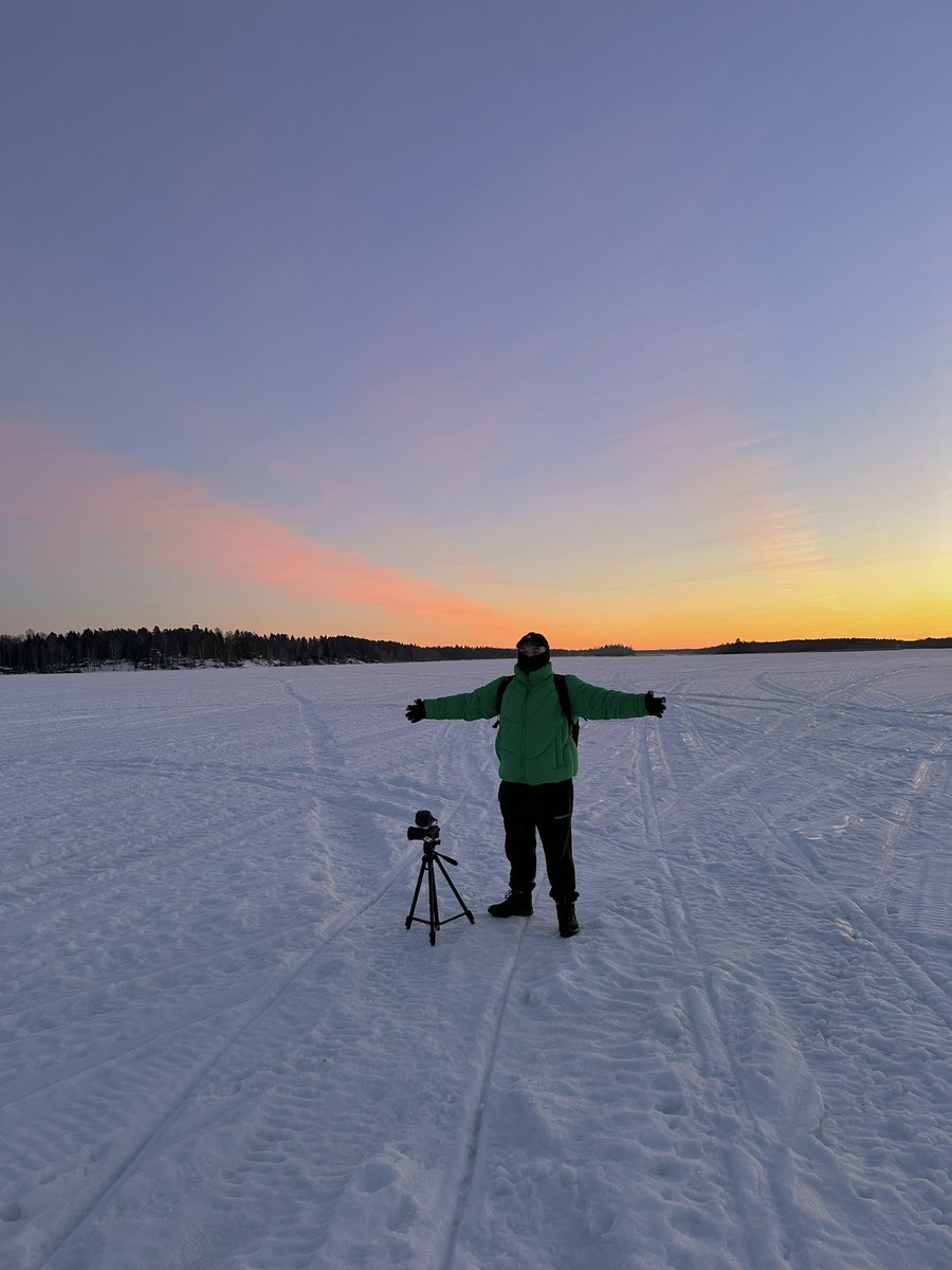 JettReels's tweet photo. Throwback to when I was standing on a frozen lake in Finland 🇫🇮 #finland #lake #frozen #photography #ice #sunset #beautiful #love https://t.co/08KcKaAWij