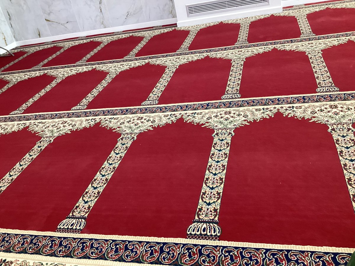 Year2Markeaton's tweet photo. We impressed our teachers at Derby Jamia Mosque with everything we’ve learnt this year about the Islamic faith and it was interesting to see the minarets, tasbihs, the prayer mat carpet and the crescent moon and star. #MPSRE https://t.co/uG2fAuF6i8