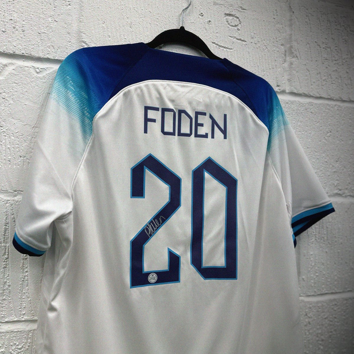 🎉 GIVEAWAY TIME! 🎉

We are giving away a signed Phil Foden England shirt ahead of the Three Lions semi-final!

To enter:
• LIKE &amp; RETWEET this post
• TAG a friend in the comments
• ⁠FOLLOW 👉 <a href="/TheFanCaveMem/">The Fan Cave Memorabilia</a>

Winner will be announced tomorrow (11th July) at noon!

#EURO2024