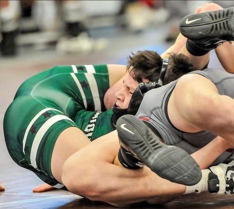 sportsgearfet's tweet photo. #wrestlers #sportsbulge #bulgingsinglet #hotjocks #nicebutt #nicepackage https://t.co/5VcNYLdZZv
