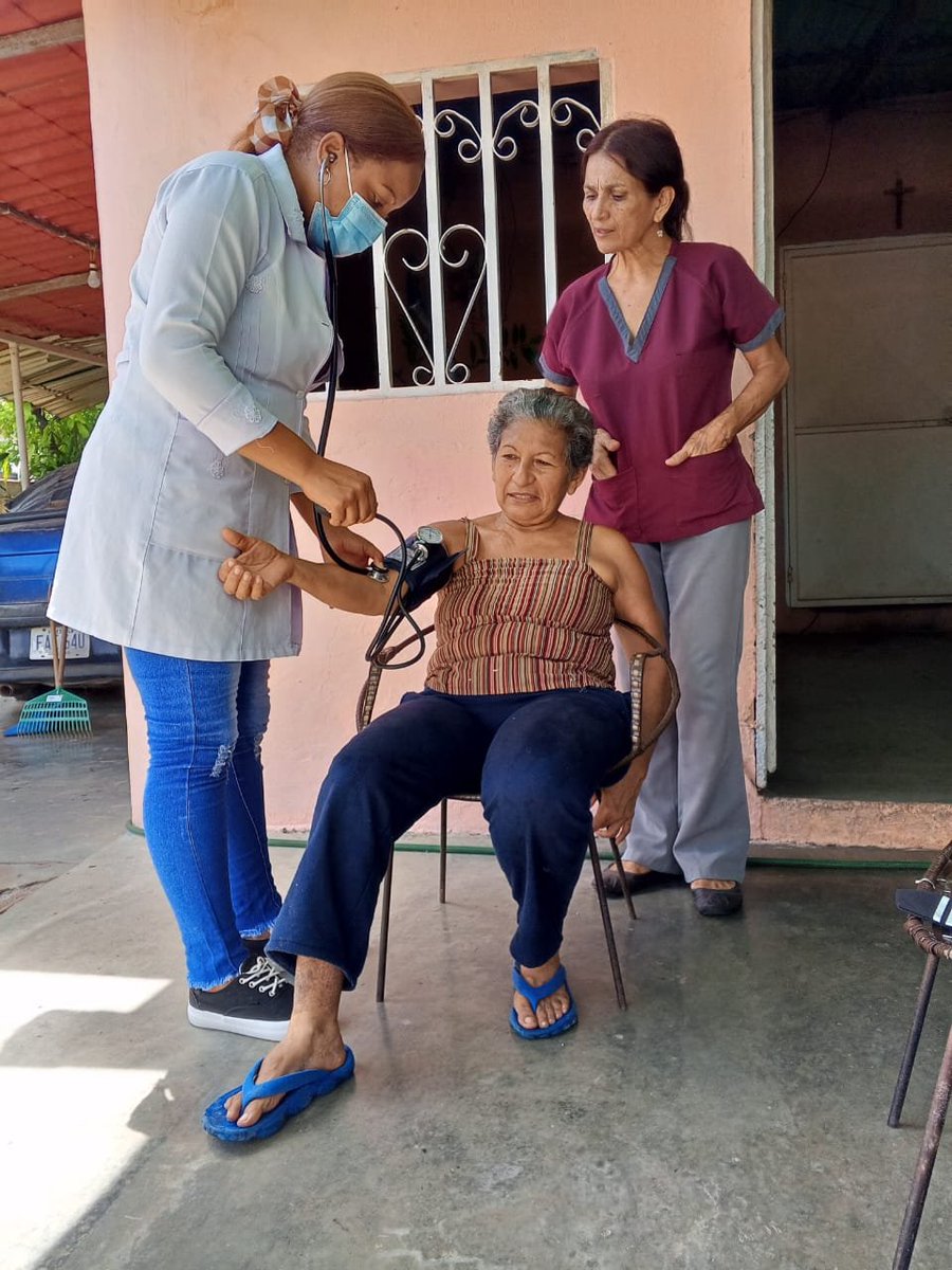 CDI La Paragua ,Estado #Bolivar brindando un servicio de calidad al pueblo venezolano en casa a casa .<a href="/cubacooperaven/">Brigada Médica Cubana en Venezuela</a> <a href="/Cubacooperabol2/">Brigada Médica 🇨🇺 Bolívar🇻🇪</a> #CubaCoopera #CubaPorLaVida