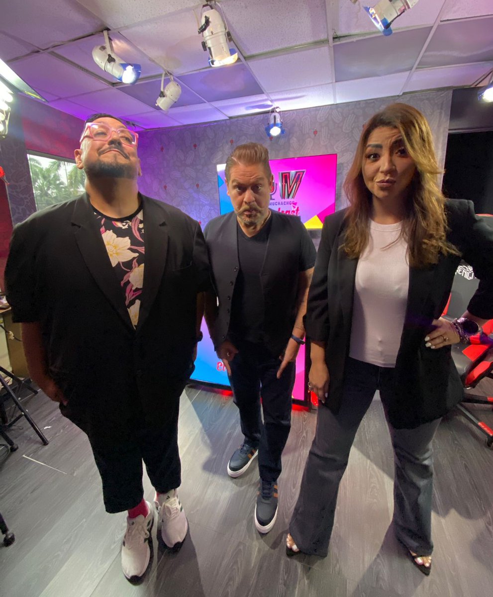 pedritoortizjr's tweet photo. Al aire los @BMuchachosEC #Podcast 🗣️🎙️📺  @SeleneSantana @fcopinoargotti 👉https://t.co/ePIM5bGkmS https://t.co/fTxwyqoeXW