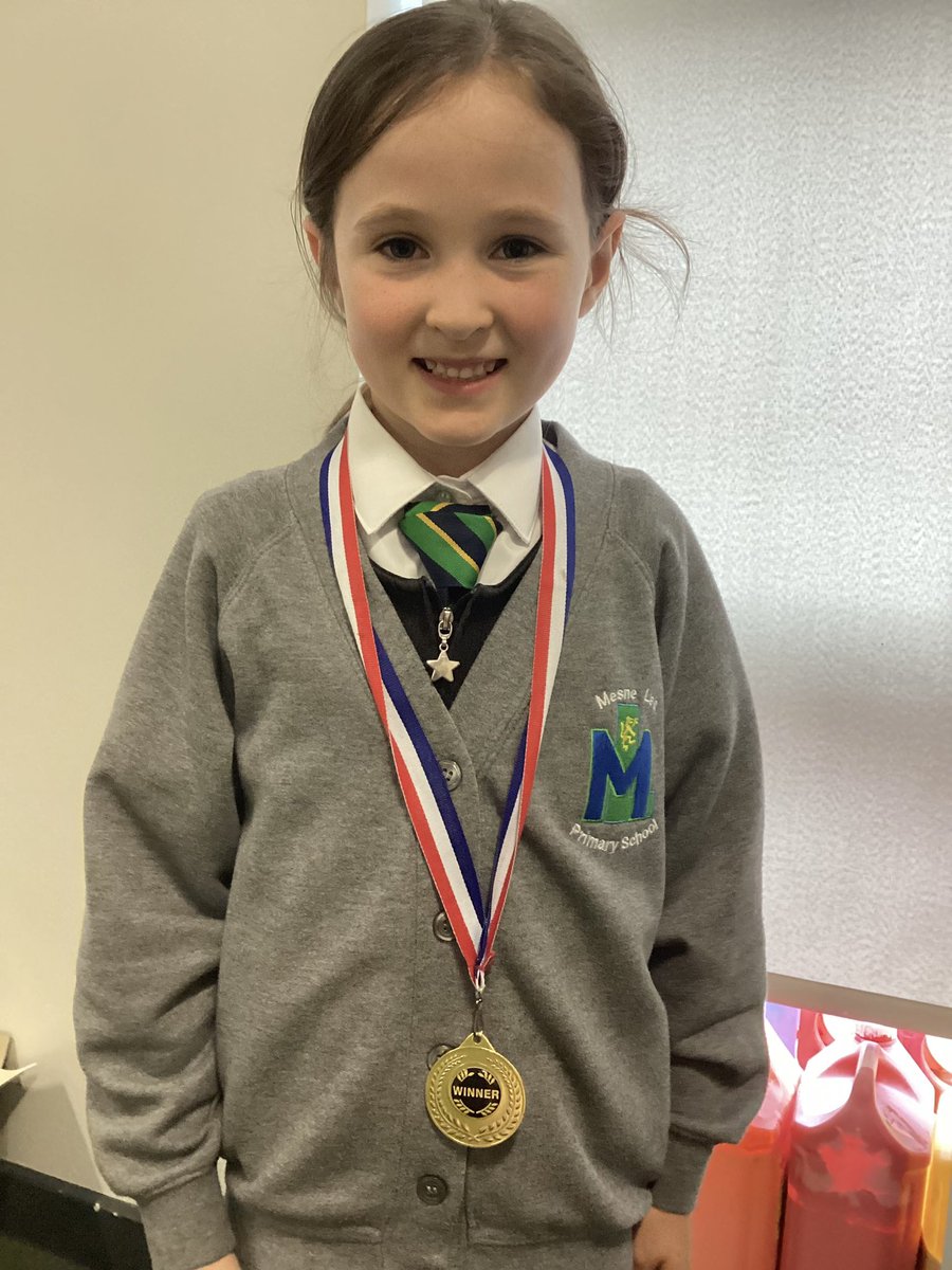 Two more Superstars in @MrsWY1Yellow Antonia received her trophy for all of her hard work at her recent Dance Show and Georgia won her medal for her Gymnastic abilities. Well done to both of you! #ks1 #hobbies