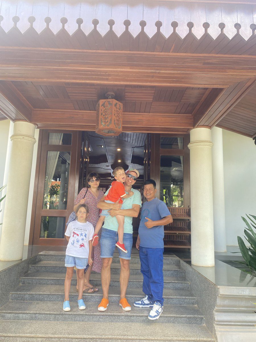 Thanks, Arkadiusz Zaremba and family from Poland, for choosing my 2 days in Siem Reap 1 day in Phnom Penh including transfer to Prek Chak the Ha Tien border.

If you plan your trip to Cambodia Do not hesitate to contact me.

aangkorwattour.com
WhatsApp: +85512941715