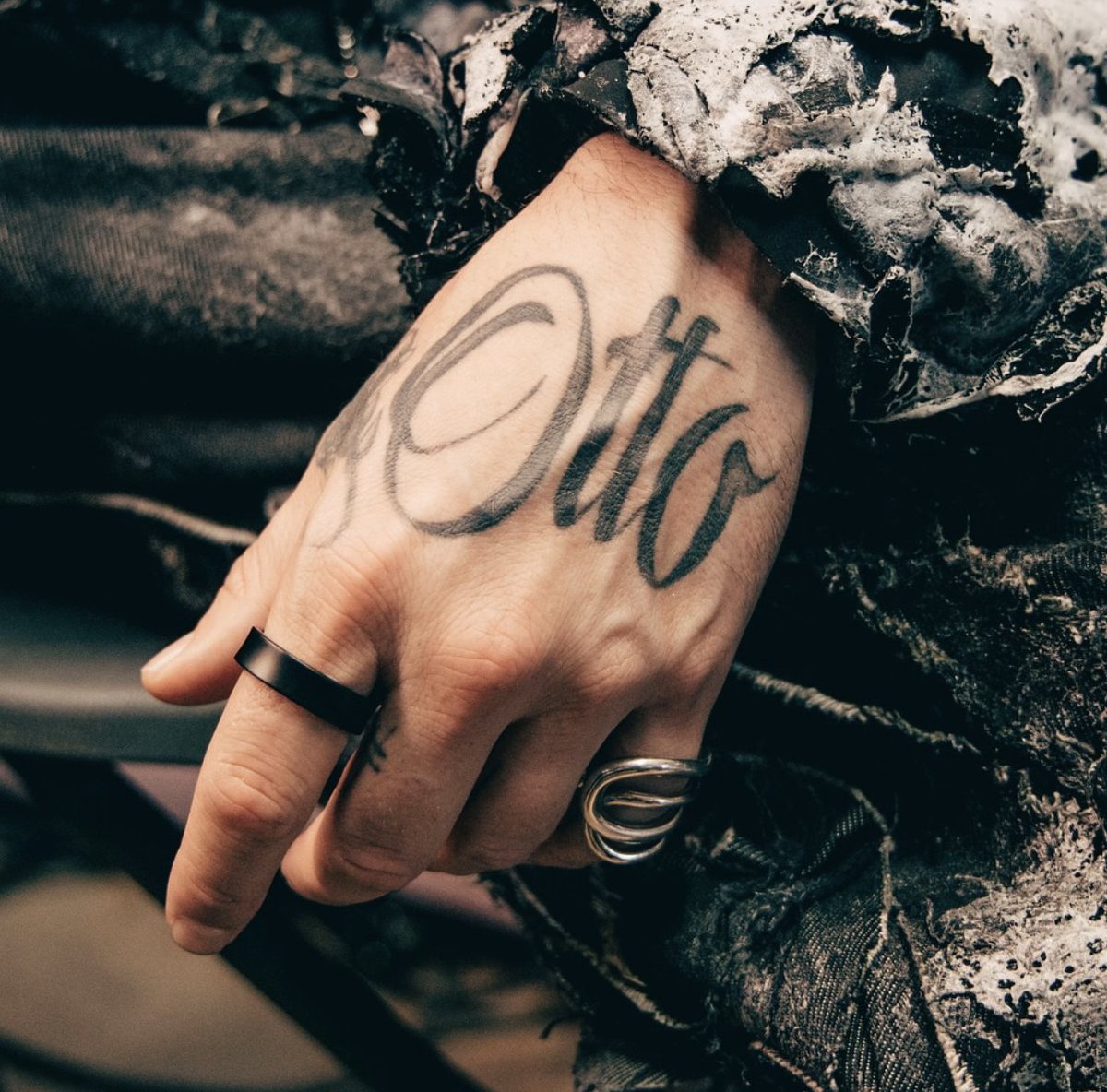 DJBFJEFSCZEDKPOAFKZKC LA #GalaxyRing C’EST UNE DINGZ DE FOU.
Même @sch_mathafack l’a validée. Trop trop stylé le S.

👉 spr.ly/60119Qd7z