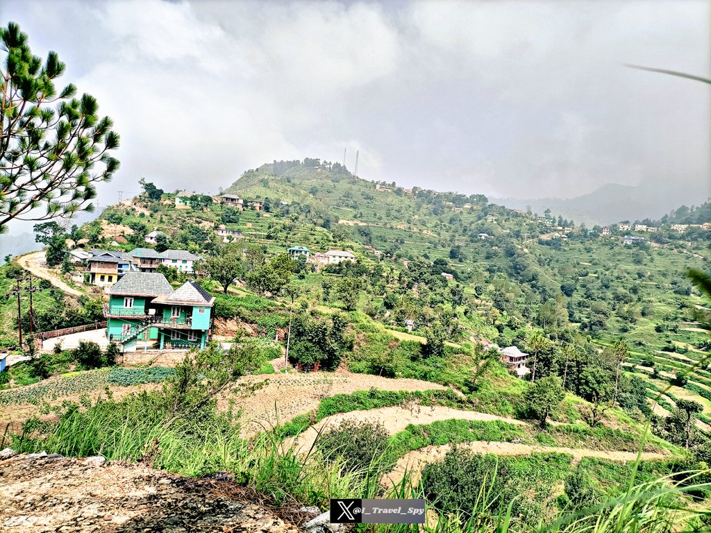 CryptoZen29's tweet photo. Over every mountain there is a path,Although it may not be seen from the valley..! 🌺
#ChillWeek #lifeisgood #HimachalPradesh ♥️🇮🇳 https://t.co/ZXRG14hc8m