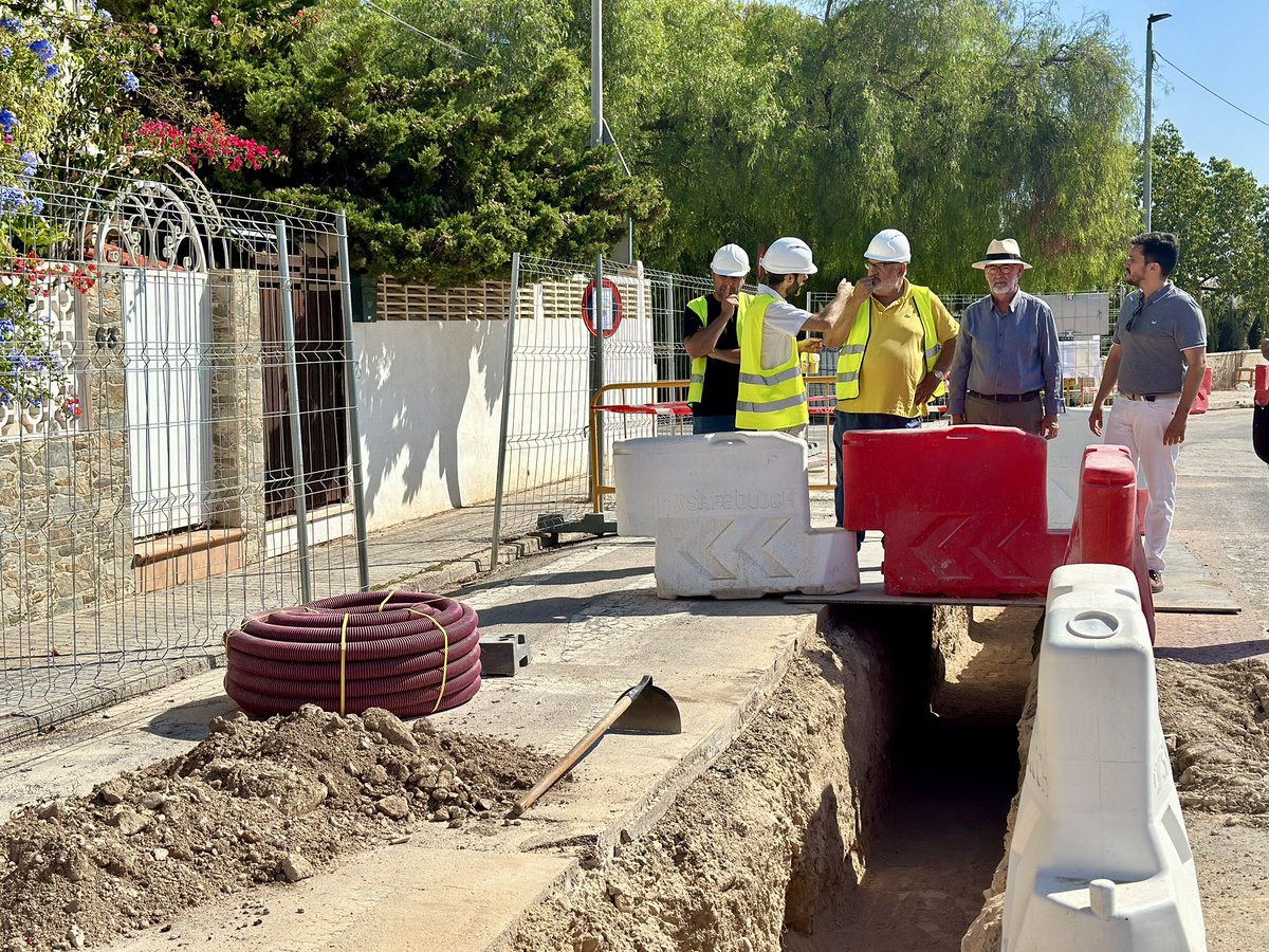 ElCampelloAyto's tweet photo. 👷🏻♂️✅Avanzan a buen ritmo las obras de canalización de #ElCampello, que ya suman un kilómetro de nuevas tuberías en la zona norte #EPSAR @GVAMediAmbient @generalitat @JuanjoBerenguer
Lee AQUÍ completa la noticia https://t.co/jwkmBFYScL https://t.co/5Cj0ZyghRl