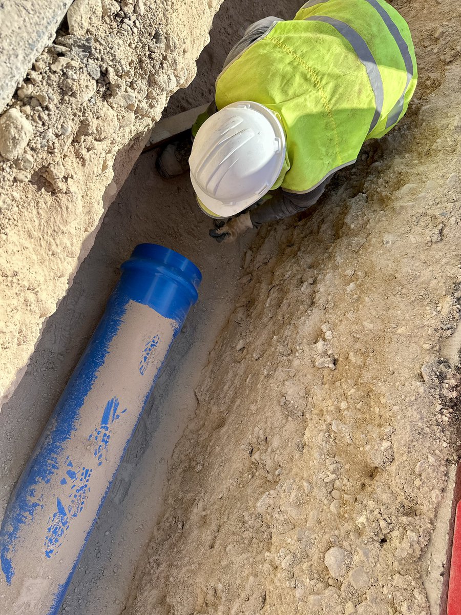 ElCampelloAyto's tweet photo. 👷🏻♂️✅Avanzan a buen ritmo las obras de canalización de #ElCampello, que ya suman un kilómetro de nuevas tuberías en la zona norte #EPSAR @GVAMediAmbient @generalitat @JuanjoBerenguer
Lee AQUÍ completa la noticia https://t.co/jwkmBFYScL https://t.co/5Cj0ZyghRl