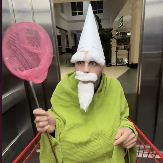 MALLWIZARDTOKEN's tweet photo. 🚀 Big plans ahead for Tiny Green Mall Wizard! We’re working on major developments that will take our token to the next level. Stay tuned! #Solana #CryptoDevelopment #TinyGreenMallWizard
🔮DexScreener: https://t.co/FVyfQ8fB66

🔮CA: HdZtQQfmTFc3KjJ8kUnNyWmymrqtZorE1KS9RtuZytGh https://t.co/ekTIN4512e