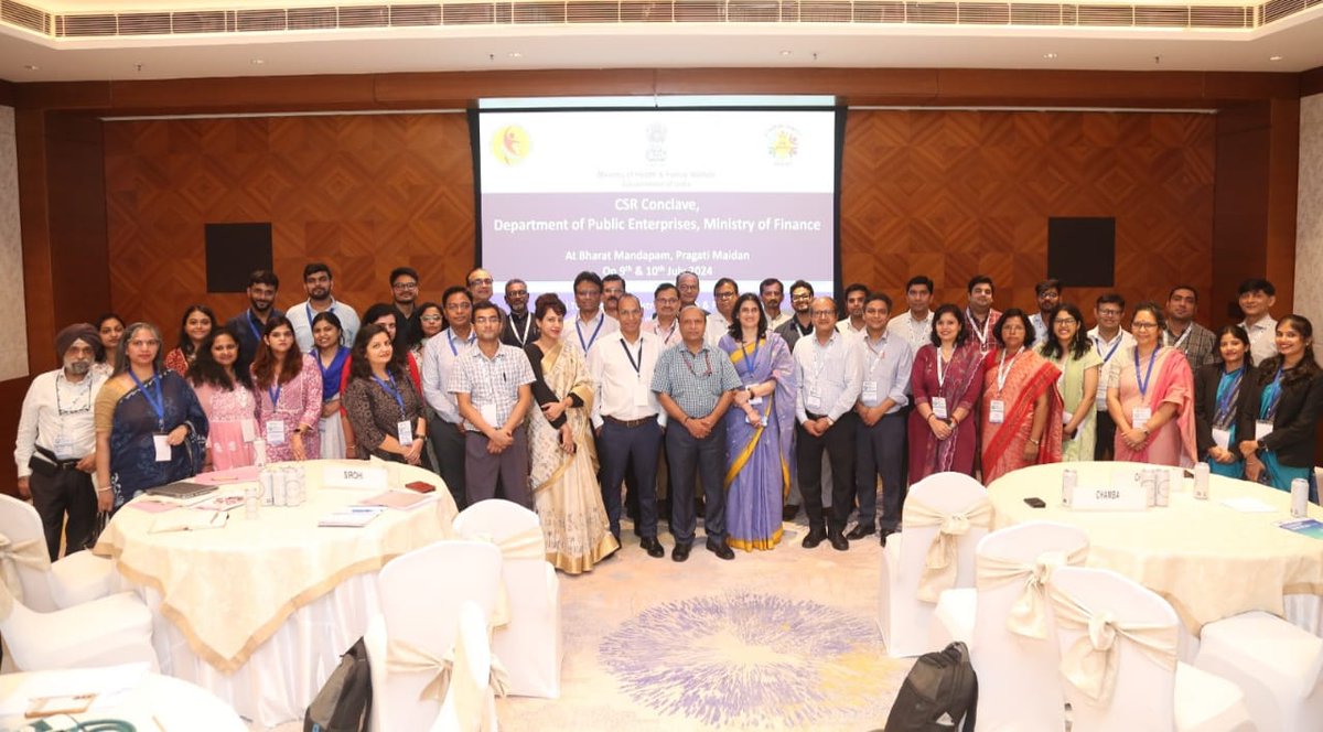 TbDivision's tweet photo. Dr. Alok Mathur-ADDG, gave an overview of NTEP to the representatives of CPSEs and Aspirational districts at #csrconclave2024. He emphasized on crucial role of CSR support in TB elimination. #TBMuktBharat https://t.co/w12ngOPY54