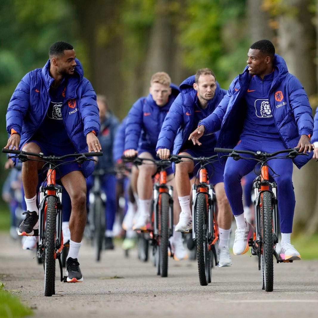 adamtranter's tweet photo. England 🏴󠁧󠁢󠁥󠁮󠁧󠁿 v Netherlands 🇳🇱, cycling edition. https://t.co/e0z0sM6o1f